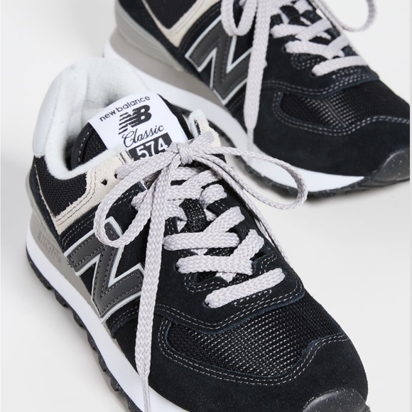 New Balance Black and White Classic 574 Sneakers Size 7 - Picture 9 of 11